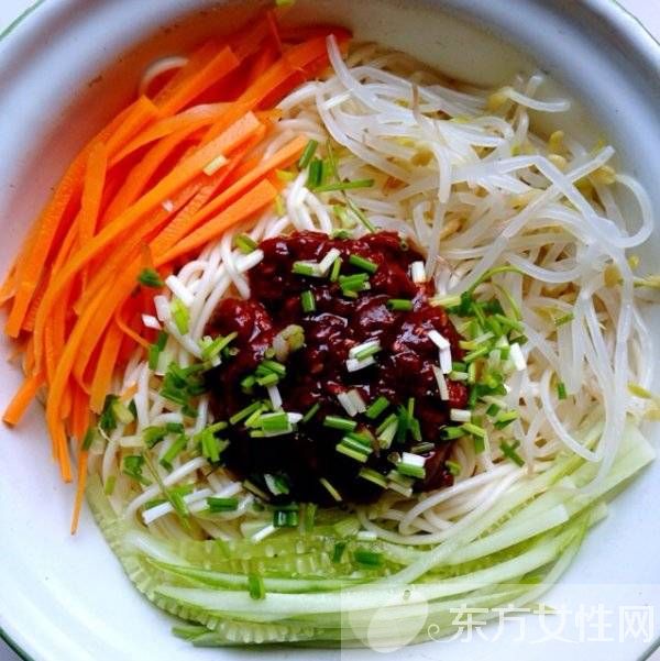 北京炸酱面的做法 几步骤教你做出美味北京炸酱面