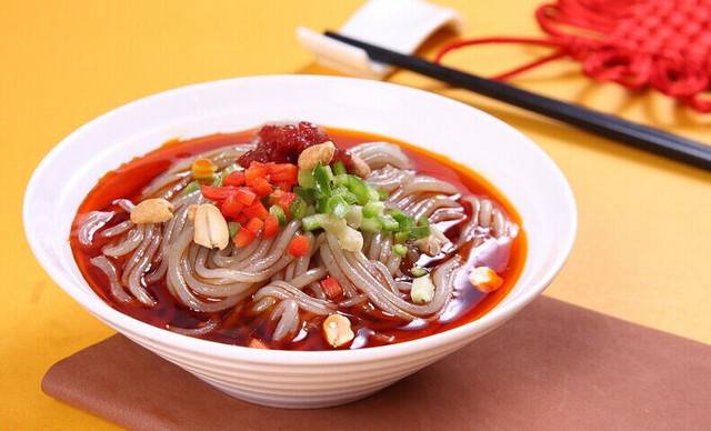 如何做酸辣粉 教你酸辣粉的做法及3个配方
