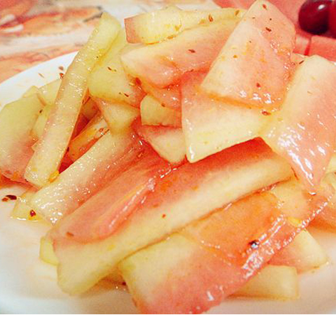 西瓜皮的作用有哪些 养生美容两不误