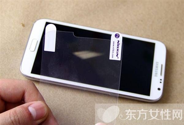 手机贴膜技巧 你会了吗