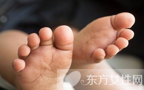 治疗脚气脚臭的方法有哪些 几个小偏方帮到你