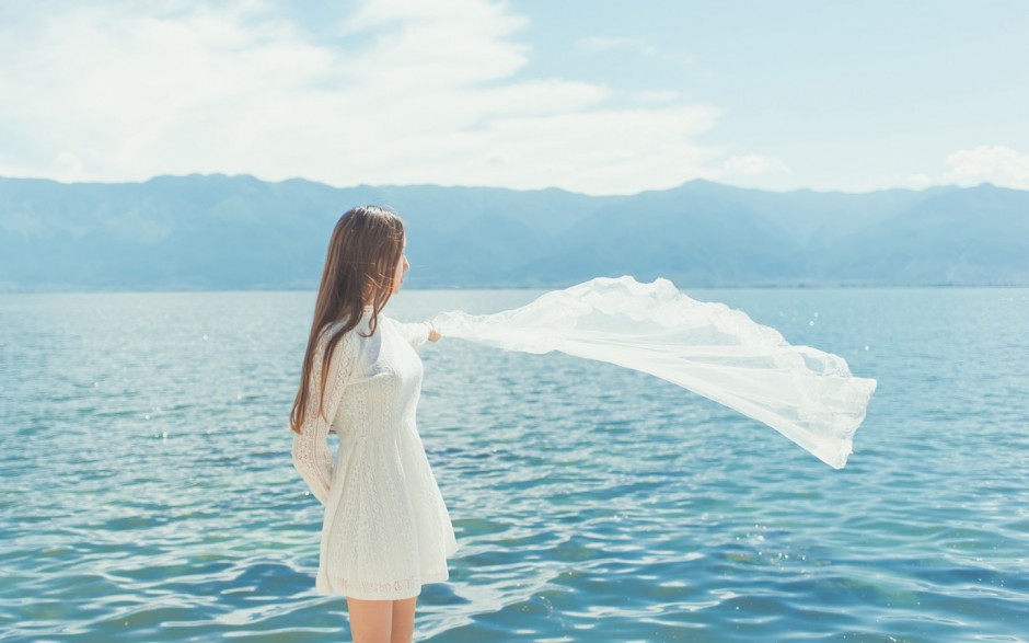 白衣服发黄怎么洗白  白色衣服如何防止变黄