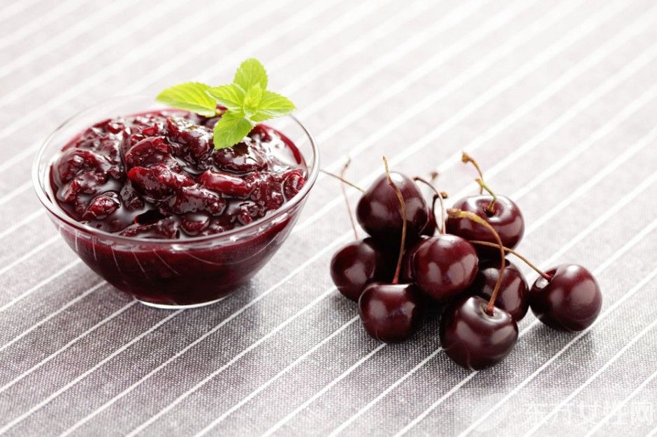 樱桃的营养价值是什么 吃樱桃有哪些好处和坏处