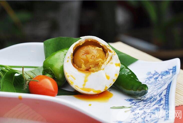腌咸鸭蛋的方法有哪些  家常腌制咸鸭蛋的窍门介绍