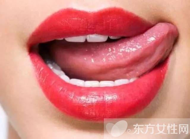 嘴唇干裂脱皮怎么办 嘴唇干裂脱皮是什么原因