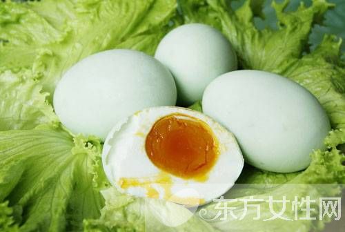 腌咸鸭蛋的方法有哪些  家常腌制咸鸭蛋的窍门介绍
