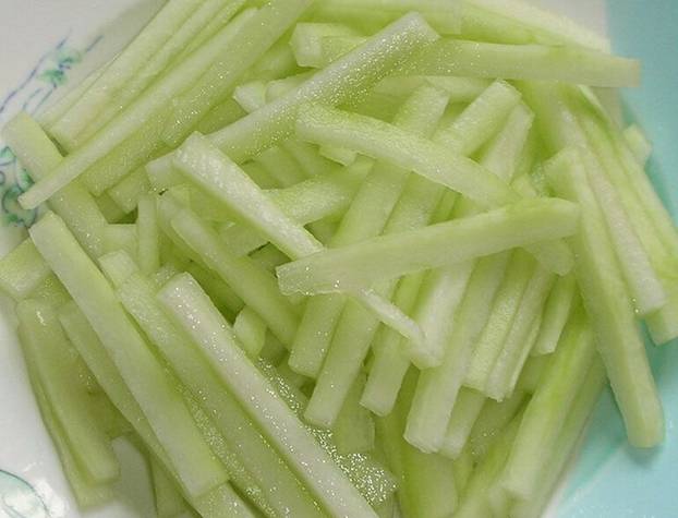 西瓜皮的作用有哪些 养生美容两不误