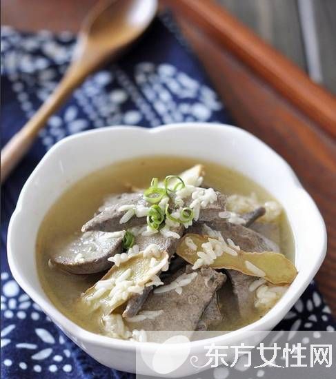 猪肝汤的功效有哪些 揭猪肝的做法