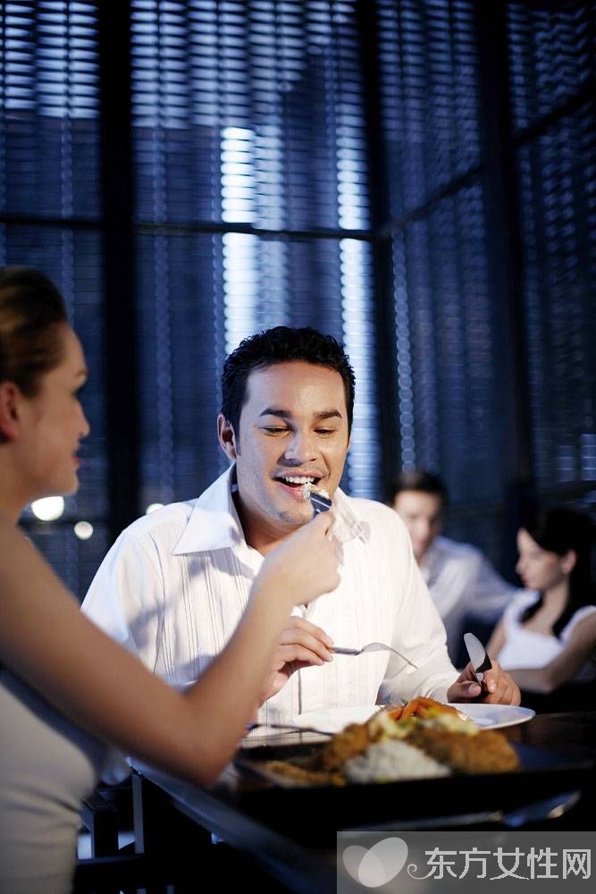 吃西餐的十大基本礼仪 西餐就餐礼仪常识