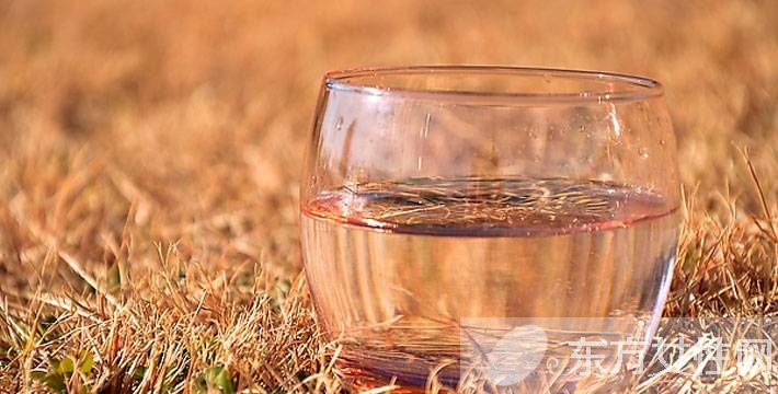 碱性水有哪些 哪些人不适合喝碱性水