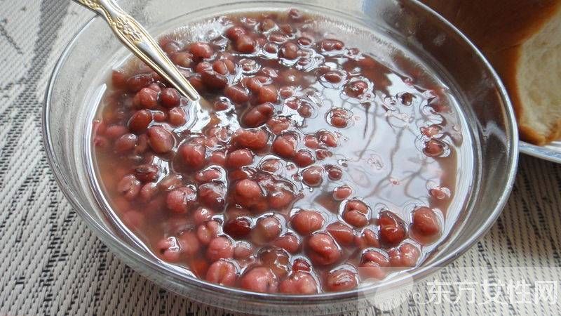 红豆薏米汤的功效与作用 红豆薏米汤的两大制作方法