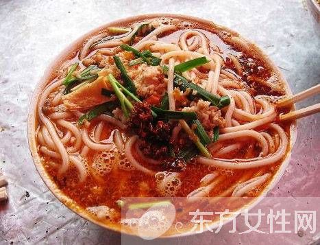 常吃米线的危害大揭秘  黑心米线 增加致癌风险