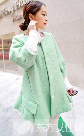 小香风呢子长外套搭配 轻松穿出气质范