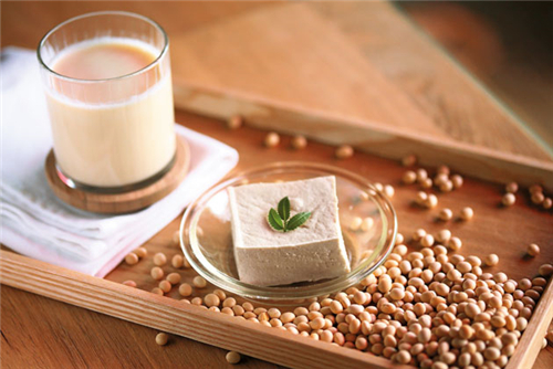 豆浆不能与什么一起吃 豆浆什么时候喝最好