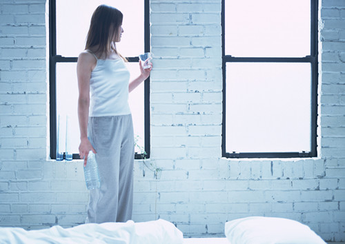 早晨喝水的好处 早餐喝水的好处有哪些