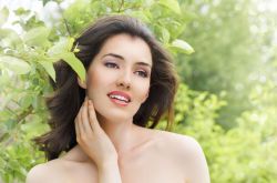 中医治疗黄褐斑的方法有哪些  黄褐斑是怎么形成的