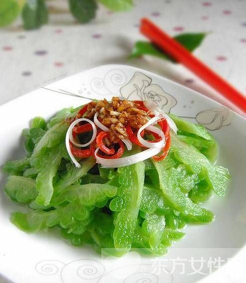 凉拌苦瓜怎么做好吃 苦瓜的禁忌不可忘