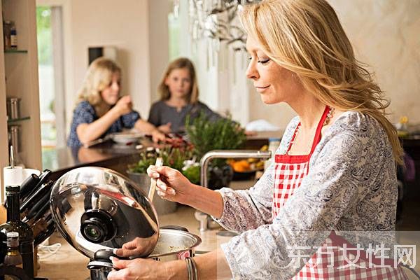 这四个炒菜习惯最易致癌 还不赶紧改