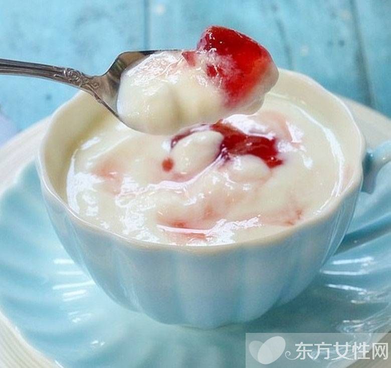 喝酸奶的最佳时间段 女人喝酸奶胜过喝牛奶哦