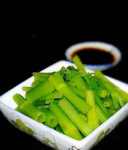 芹菜的6种药效 99%的人都不知道