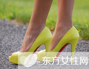 新鞋磨脚怎么办 这些妙招助你搞定