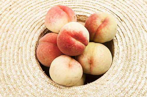 桃子属于什么种类的水果 有哪些营养价值及功效