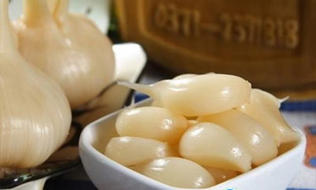 醋泡大蒜的功效 醋泡大蒜有哪些药用价值