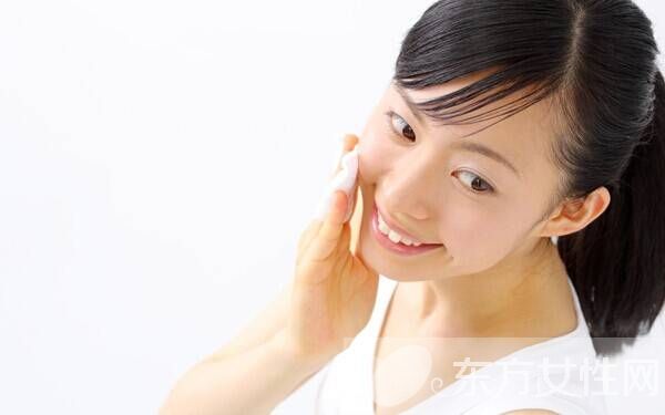 化妆水的作用是什么 这些误区很多人还在犯哦