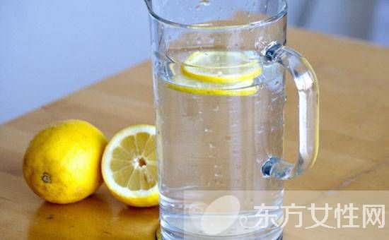 柠檬片泡水的功效和作用 这些副作用一定不能忽视