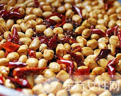 炸花生米的做法大公开 4大美味花生小吃任你选择