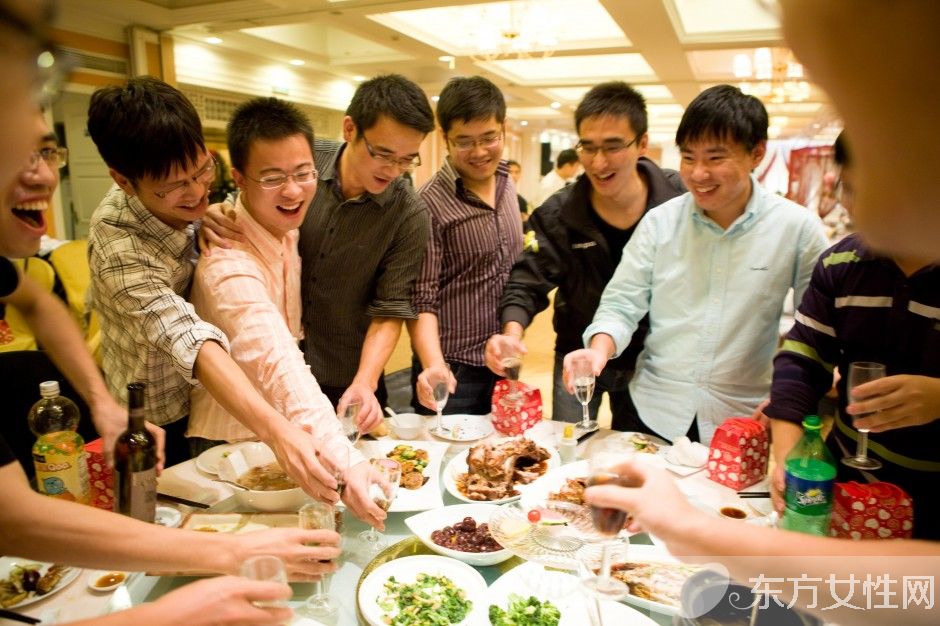 你须知晓的敬酒礼仪常识七要点