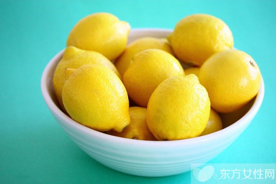 柠檬片泡水的功效和作用 这些副作用一定不能忽视