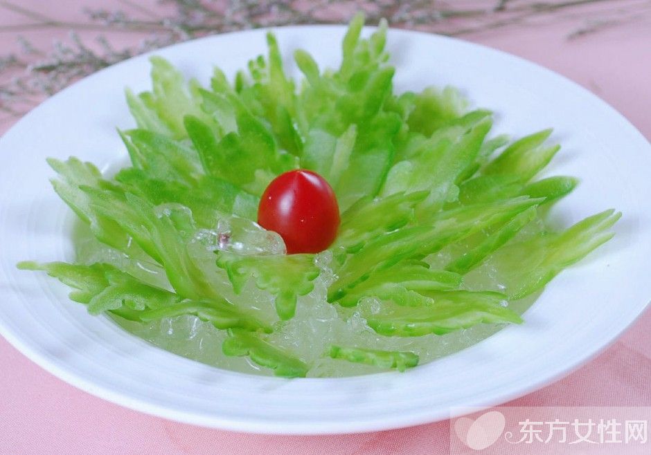 苦瓜的功效与作用 苦瓜泡水喝效果好过祛痘产品