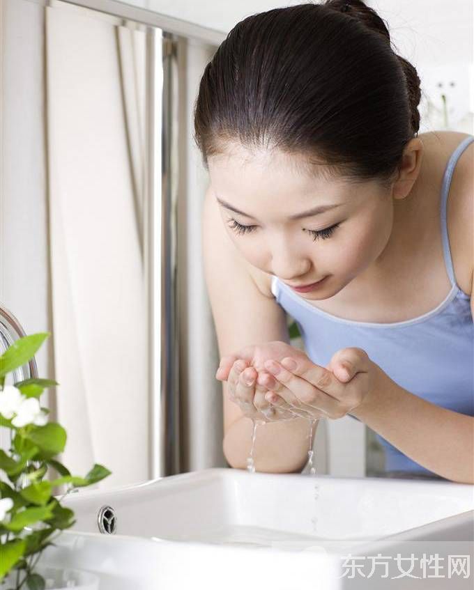 经常洗脸好吗 这样的洗脸方式才是对的