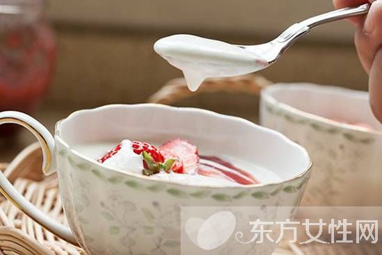 喝酸奶的最佳时间段 女人喝酸奶胜过喝牛奶哦