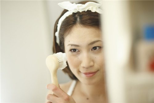 春季护肤小常识 内外兼修是关键