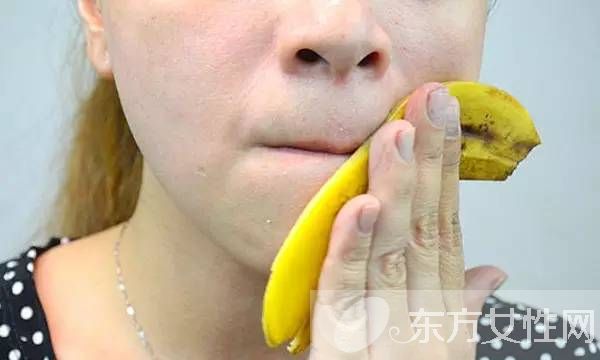 香蕉皮美容的功效与作用 这些DIY香蕉皮面膜很赞哦