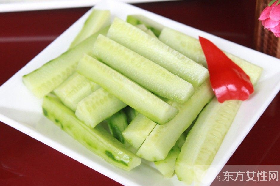 一根黄瓜的热量是多少 吃黄瓜减肥的禁忌你知道吗