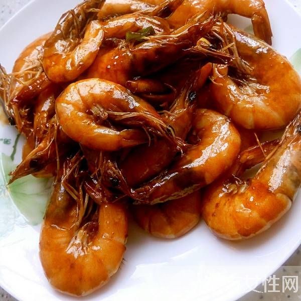 虾和什么不能一起吃 出现这些反应一定要及时就医