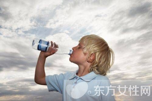 晒黑怎么快速变白 10个美白小偏方告诉你