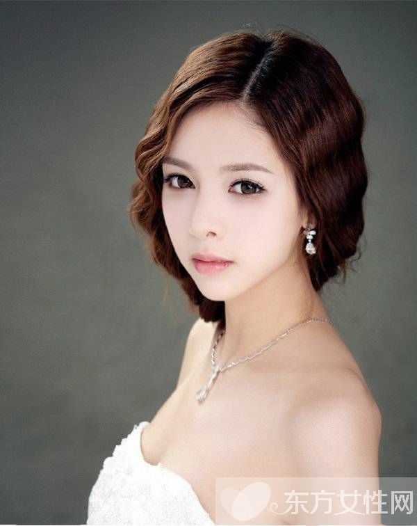 粉底膏怎么用 这些方法使粉底更加贴合肌肤