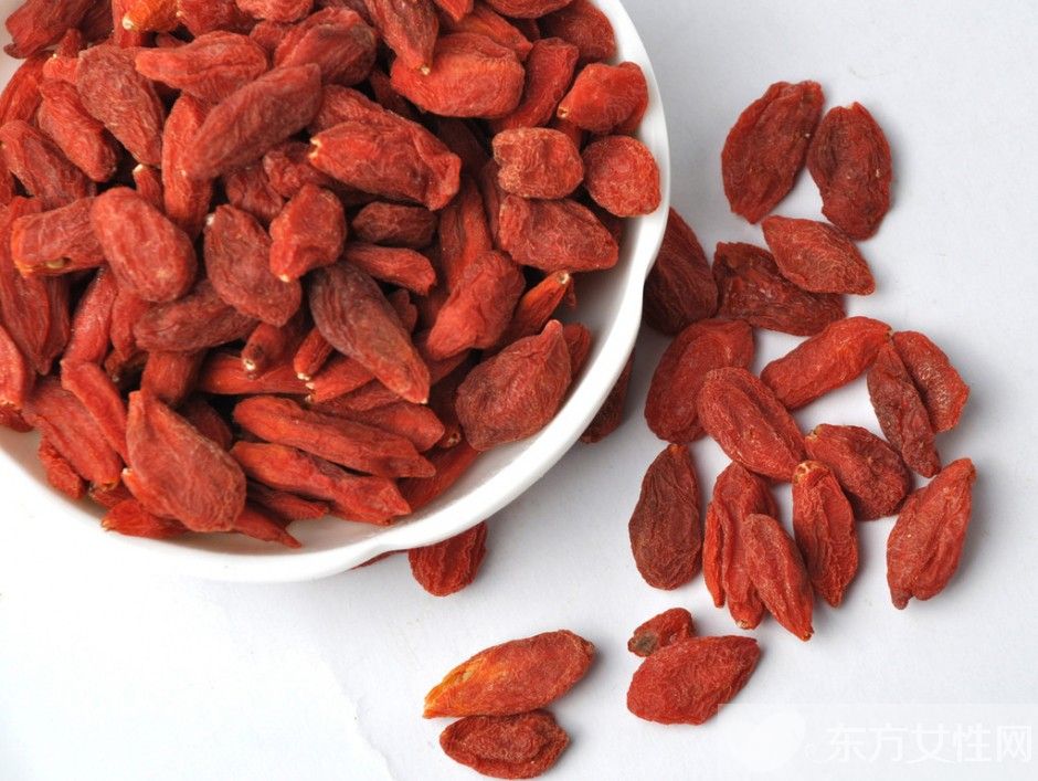 枸杞子泡水放多少 这类人群最好不要吃枸杞哦