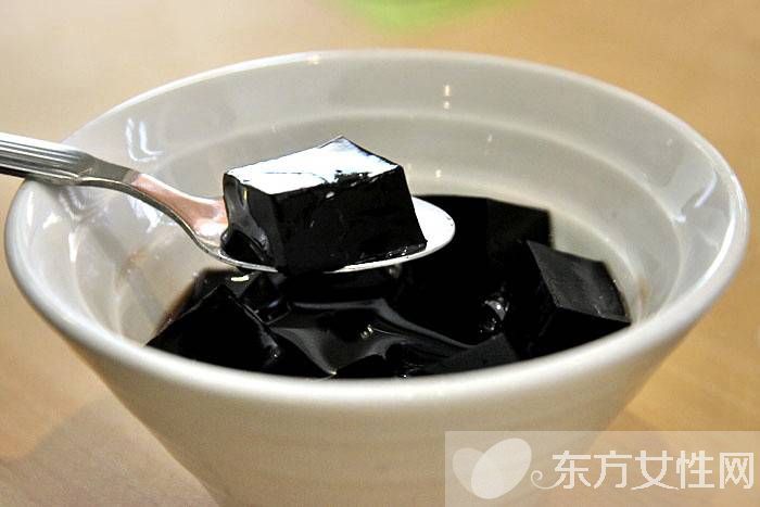 龟苓膏的功效及作用 龟苓膏吃多了小心加重痛经