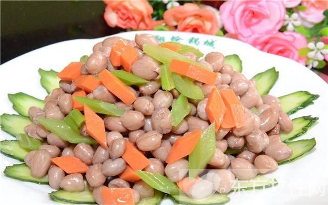 老醋泡花生的做法 吃花生的好处居然这么多哦