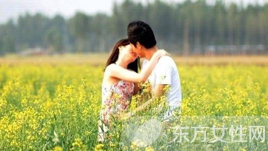 乡村艳福让人欲罢不能 激情乡野夺了她的清白之身