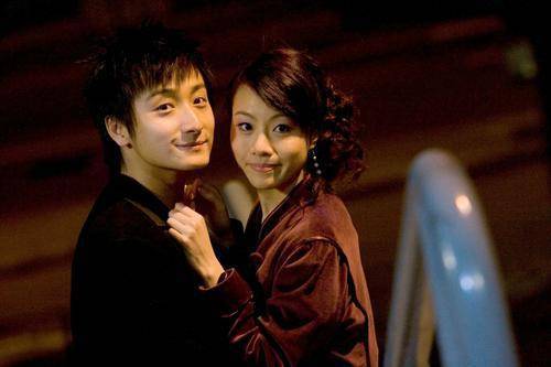 邓丽欣落泪谈分手 感情并非童话