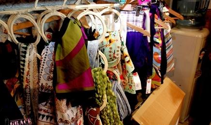 父亲把事业交给我 找女人再婚 见面时她居然是我的。。。