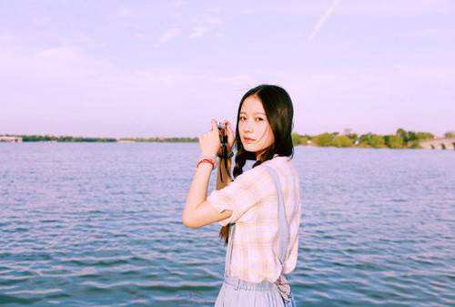 女人为什么会喜欢挽男人手臂 揭女性八大心理隐私