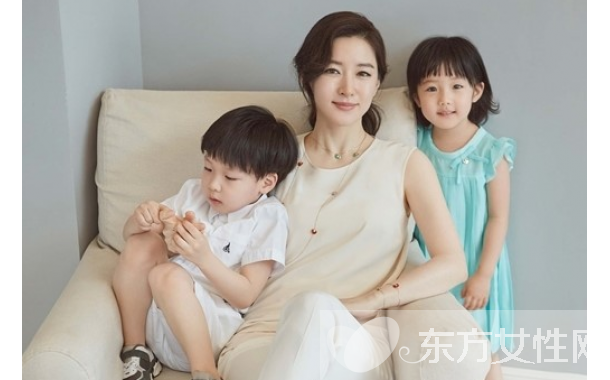 韩国演员李英爱 家庭才是女人的归宿