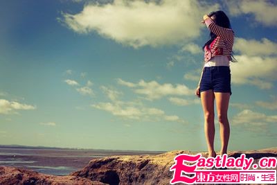 醉酒后男上司开始亲我的颈脖